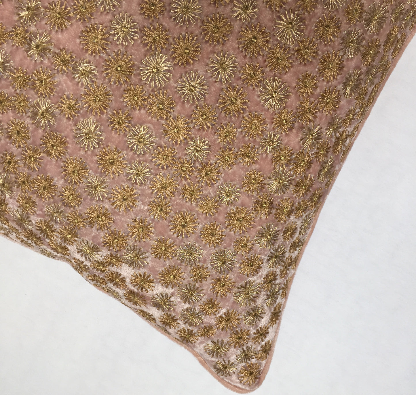 Anke Drechsel Kissen MARLA Rose Quartz Bestickt Seiden Samt Rosa Gold