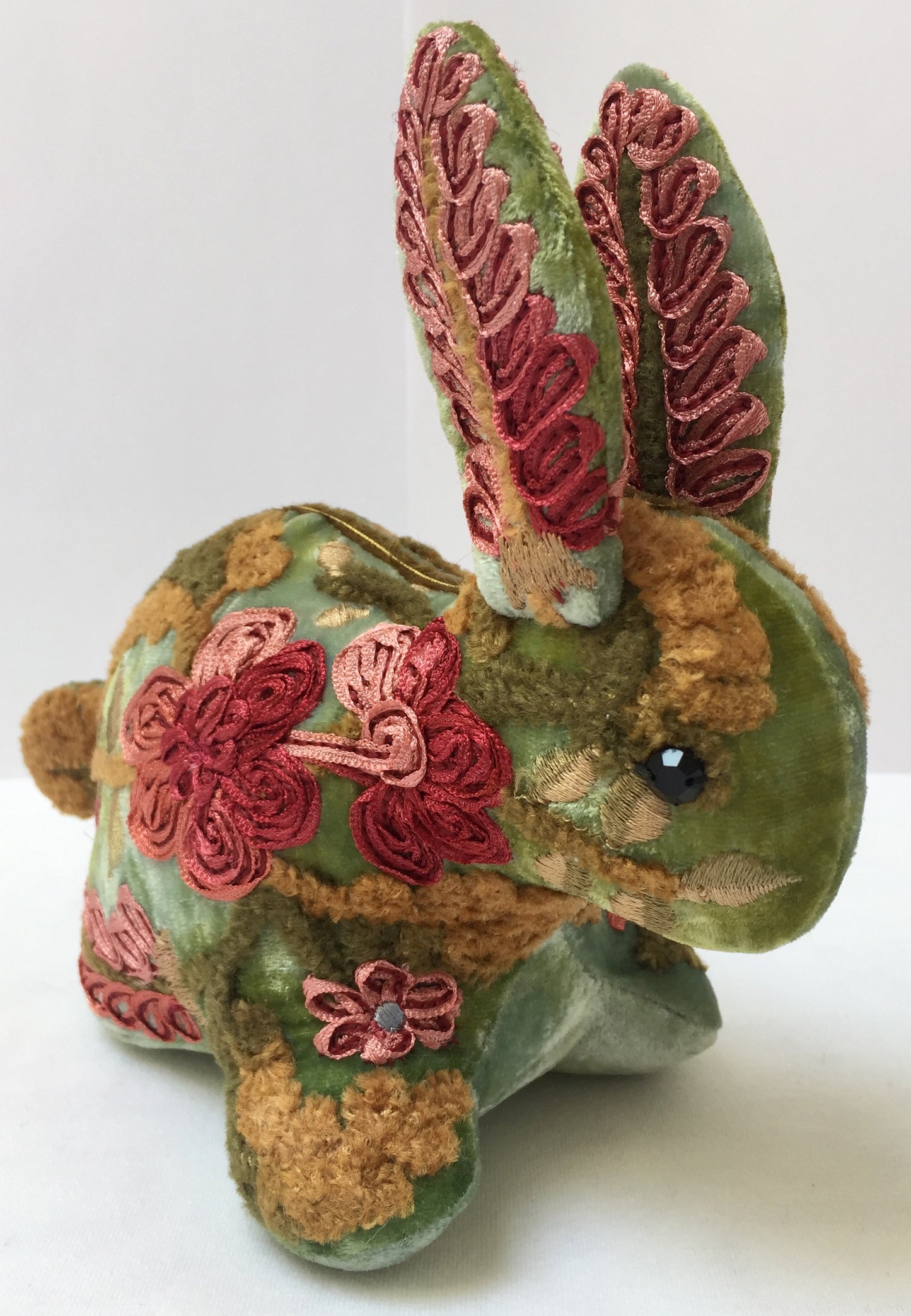 Anke Drechsel Hoffnung Hase Shaded Mint Bestickt Seiden Samt Grün