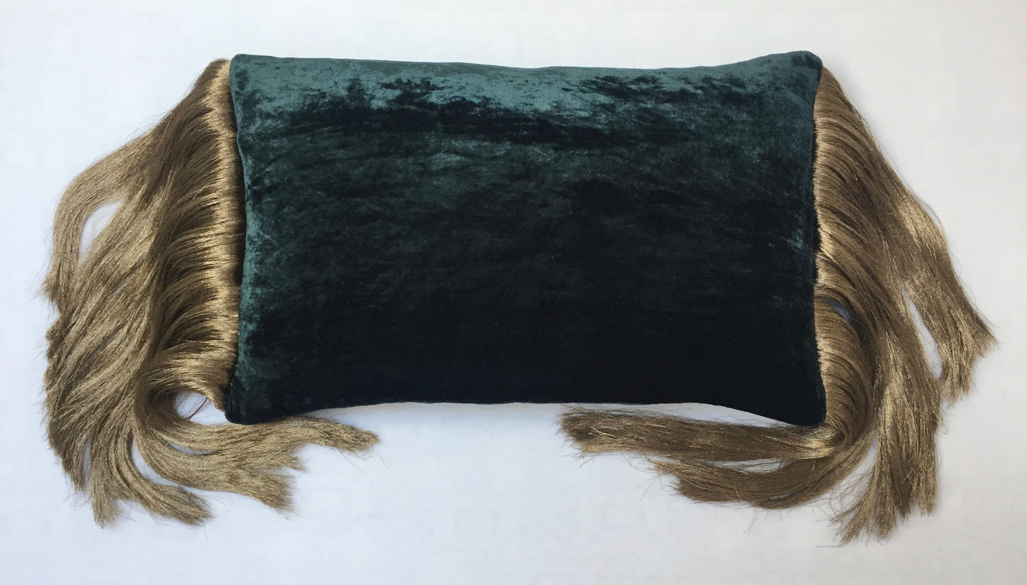 Anke Drechsel Kissen PLAIN LONG METAL Fringe Teal Seiden Samt Grün Beige