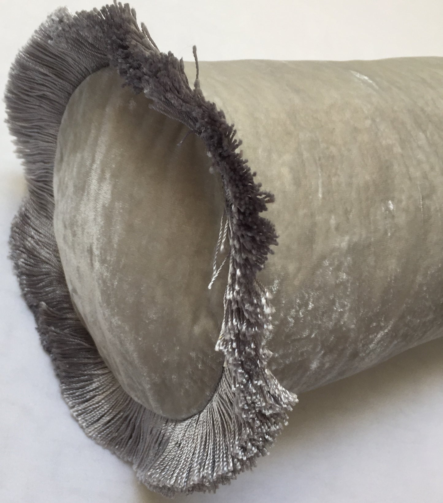 Anke Drechsel Bolster PLAIN Silber Franzen Ice Blue Seiden Samt Rollkssen