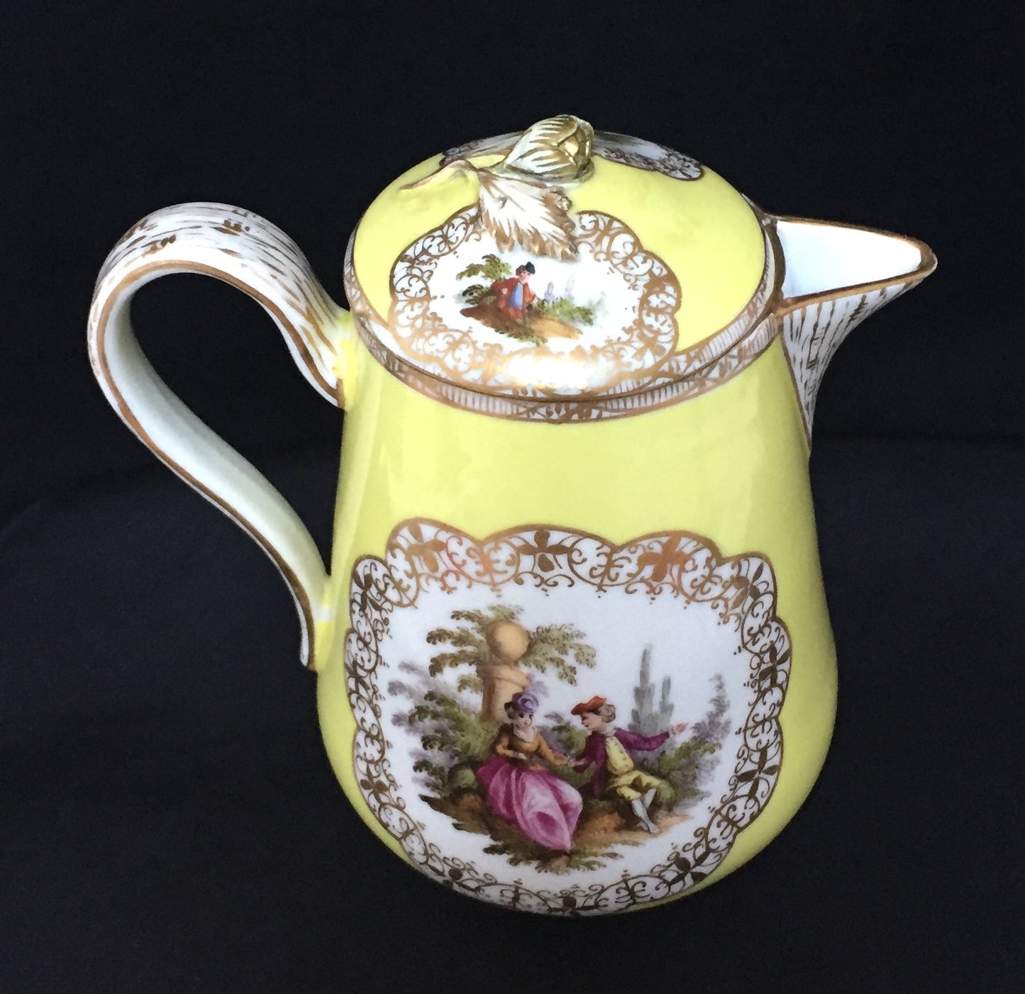 Meissen Porzellan Kaffeekanne 1800 Seltene Kanne Landschaft und Menschen 2.Wahl