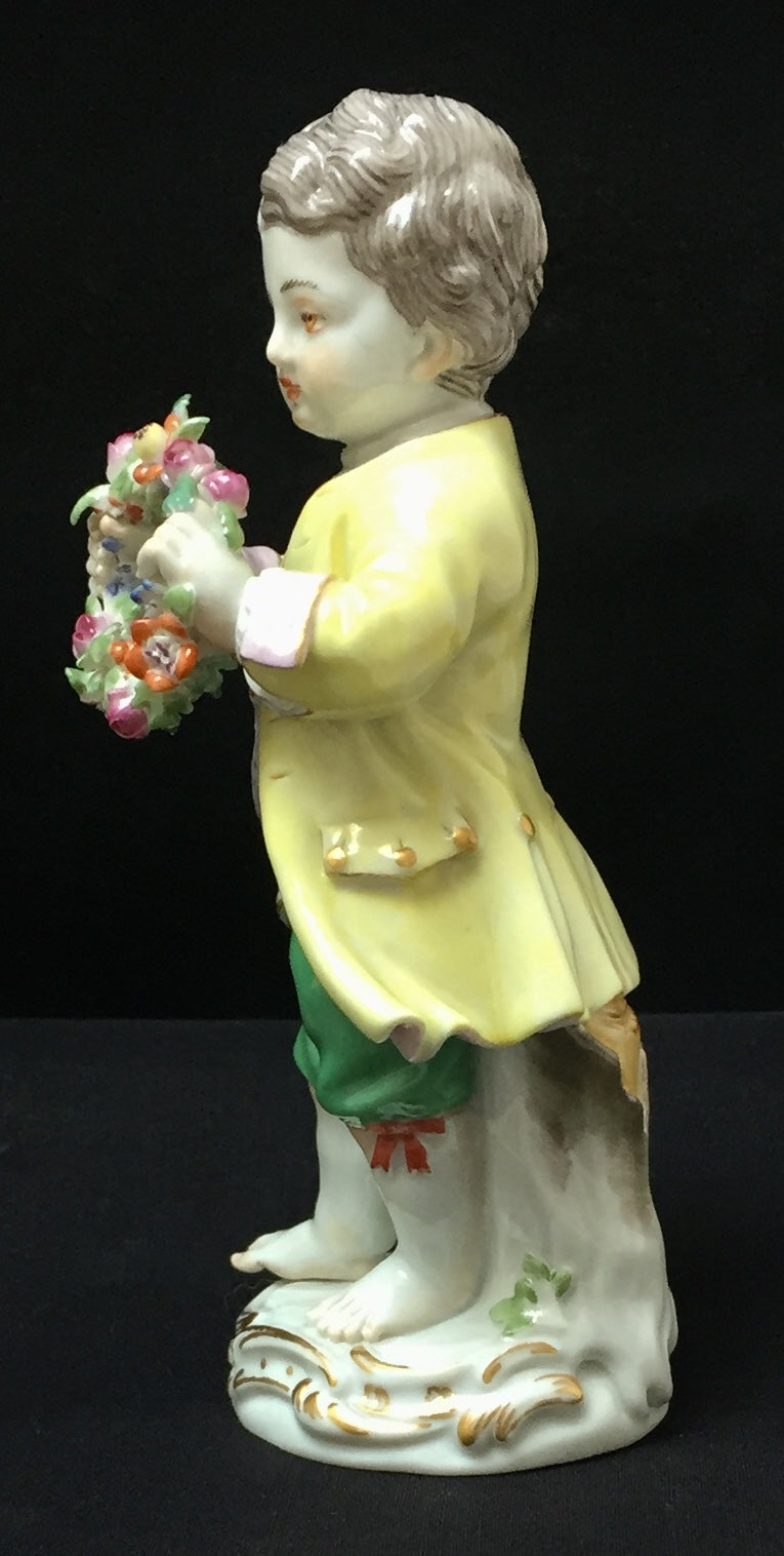 Meissen Gärtnerjunge mit Blumenkranz 1. Wahl Porzellan Figur