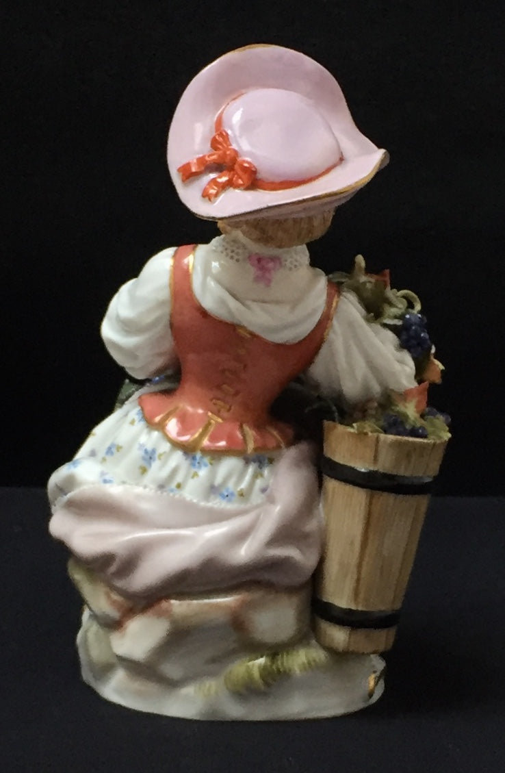 Meissen Figur Gärtnerin mit Trauben 1800 1. Wahl Porzellan Frau