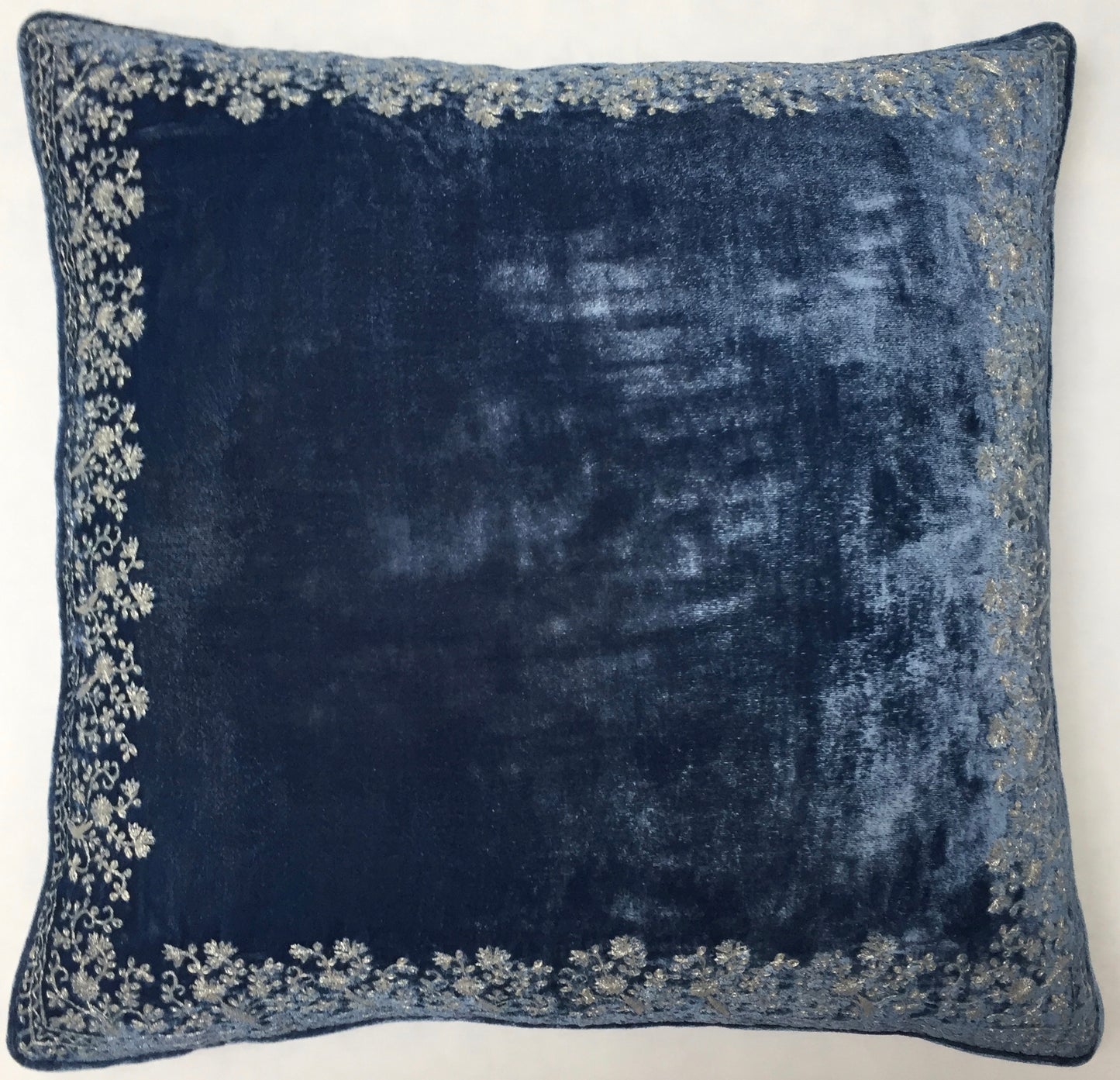 Anke Drechsel Kissen JAMILA FRAME Cobalt Silber Metallic Seiden Samt Blau