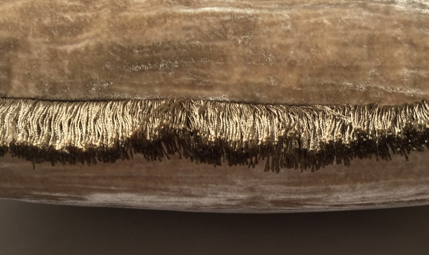 Anke Drechsel Kissen PLAIN Silber Franzen Platinum Seiden Samt Beige