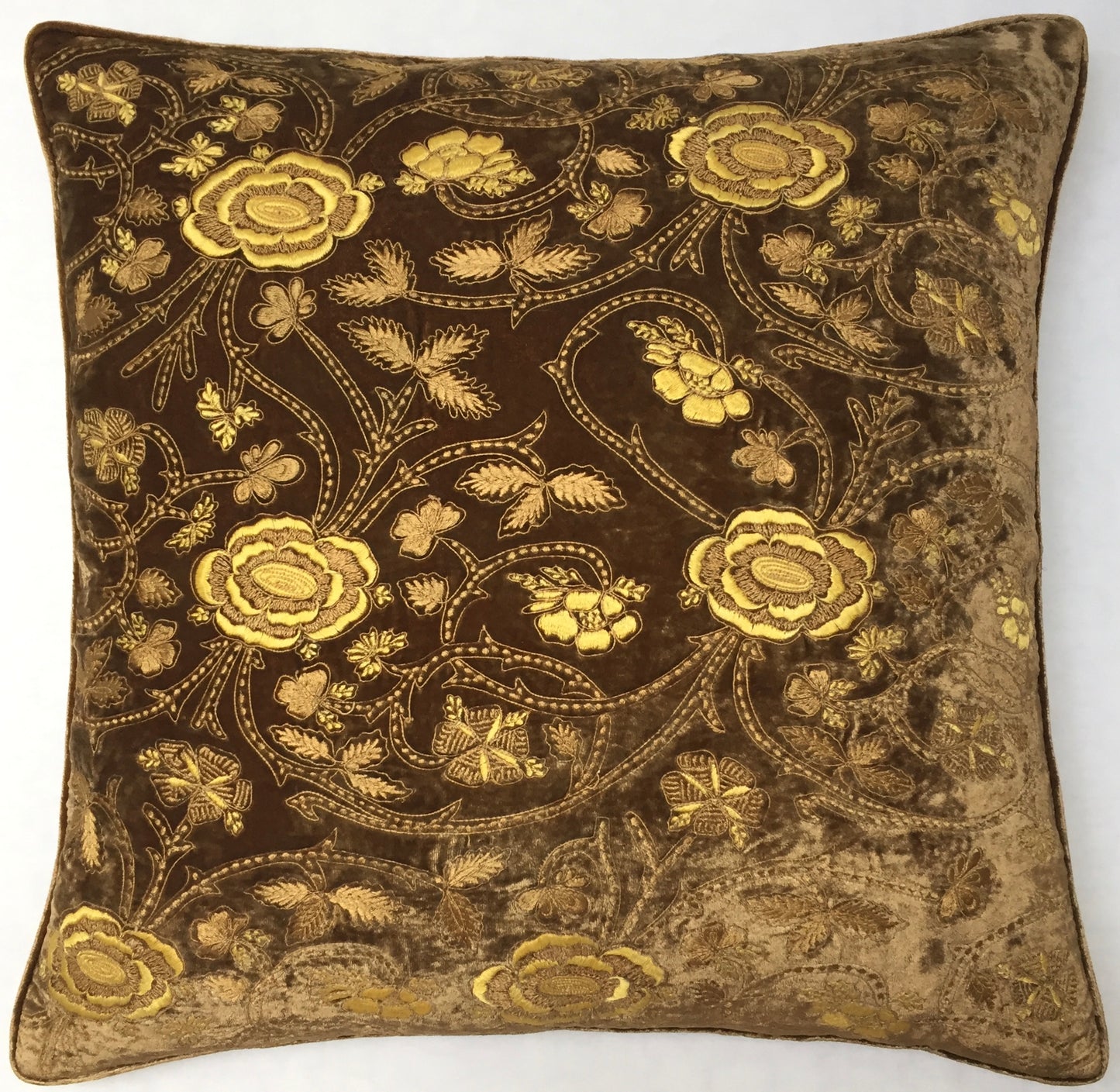Anke Drechsel Kissen ERNA Light Brown Bestickt Seiden Samt Braun Gold