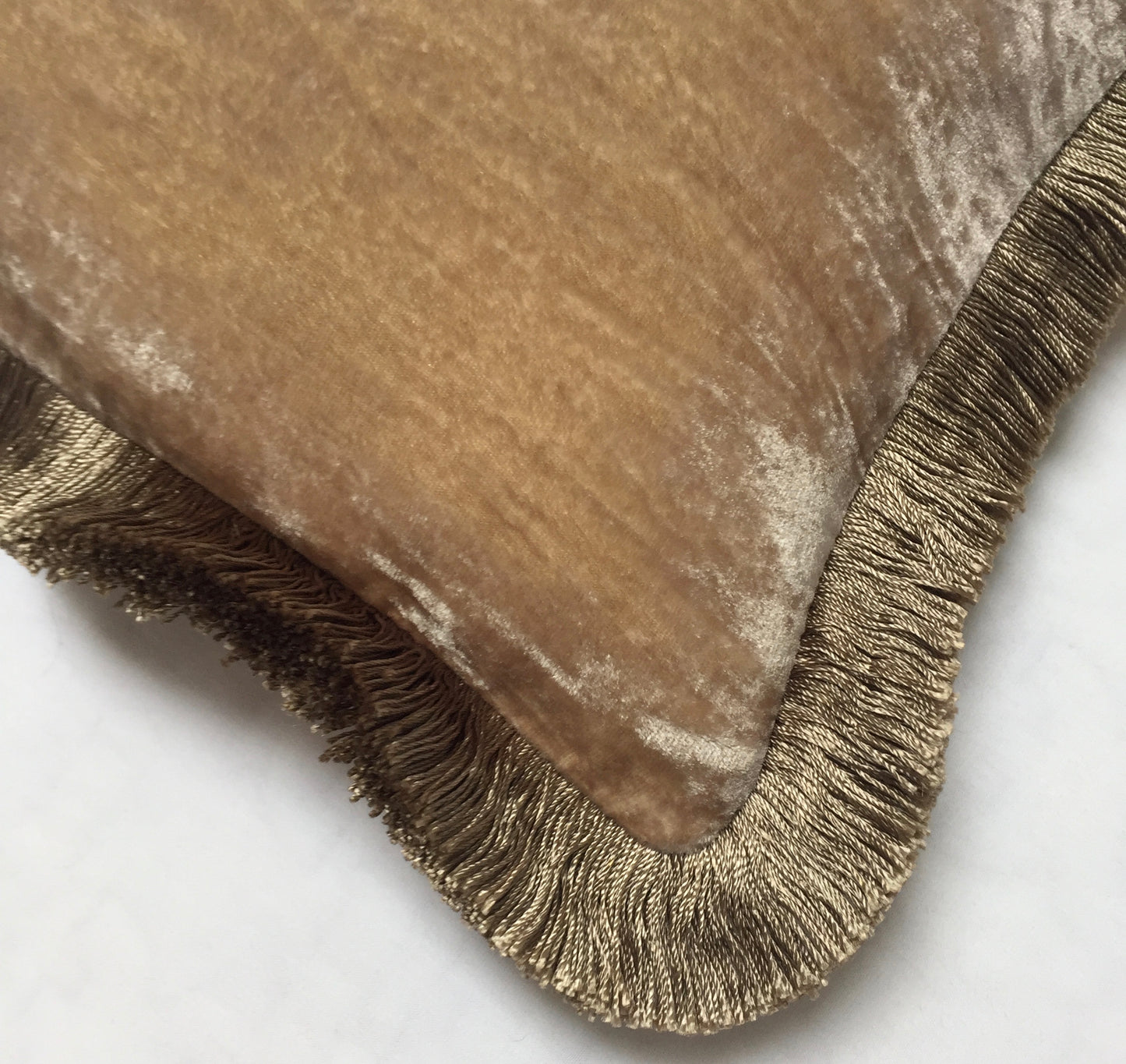 Anke Drechsel Kissen PLAIN Silber Franzen Platinum Seiden Samt Beige Nude