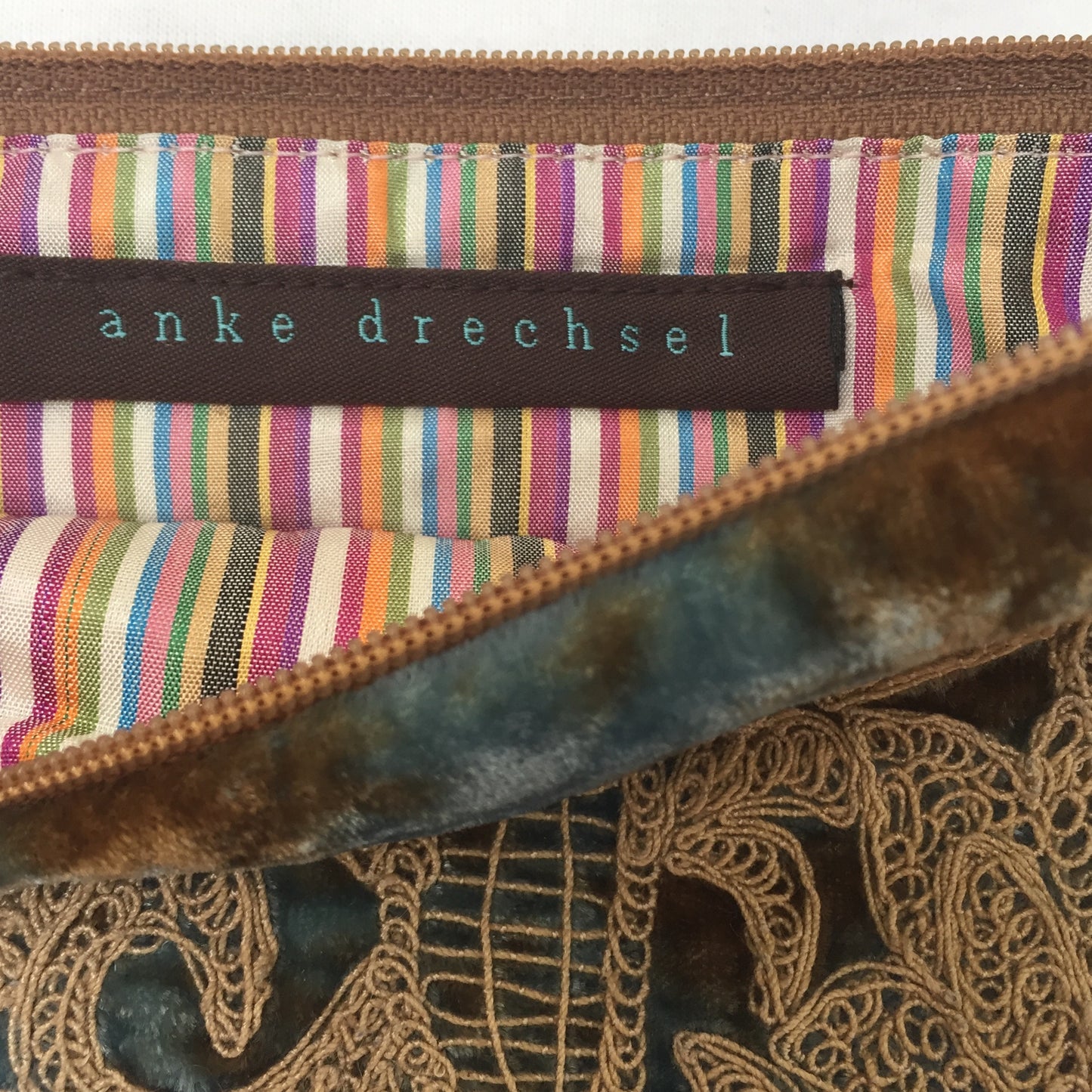 Anke Drechsel Zip Pouch Shaded Lake Bestickt Seiden Samt Kosmetik Tasche Blau Beige
