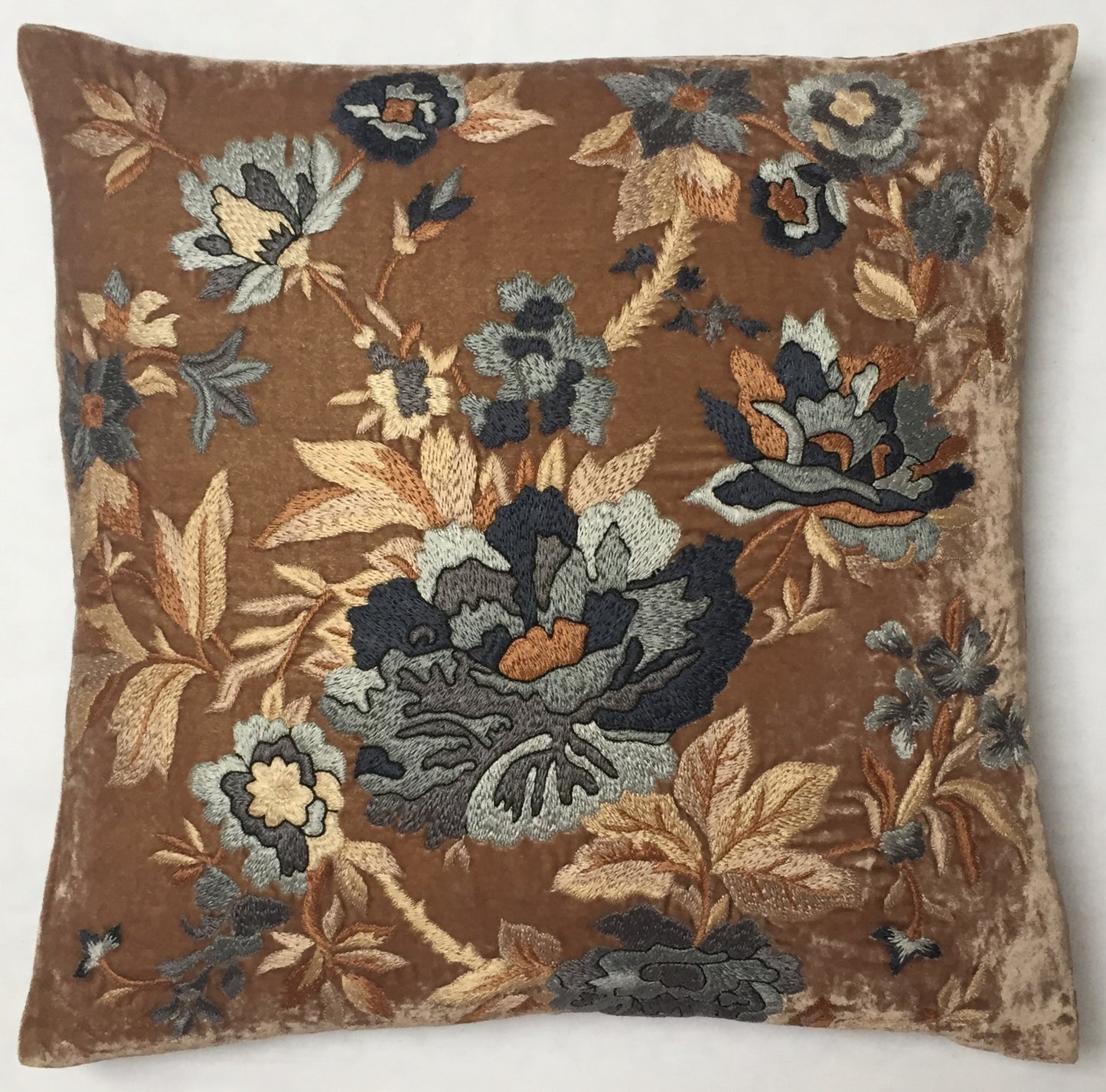 Anke Drechsel Kissen Haute Couture Taupe Rose Bestickt Seiden Samt Beige Blau