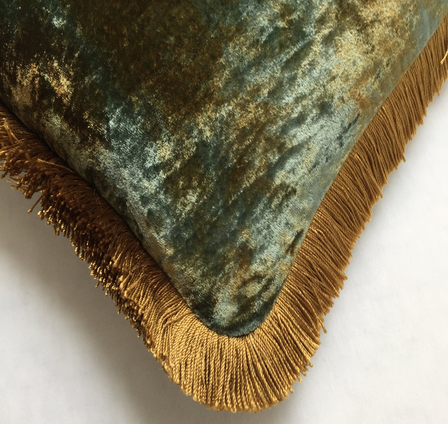 Anke Drechsel Kissen PLAIN Gold Fringe Shaded Lake Seiden Samt GrünBlau