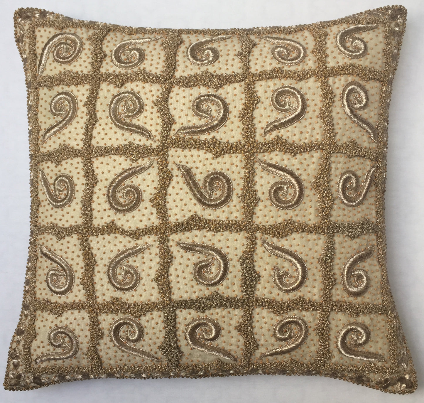 Anke Drechsel Kissen Haute Couture Champagne Metallic Bestickt Tussah Seide Seiden Samt