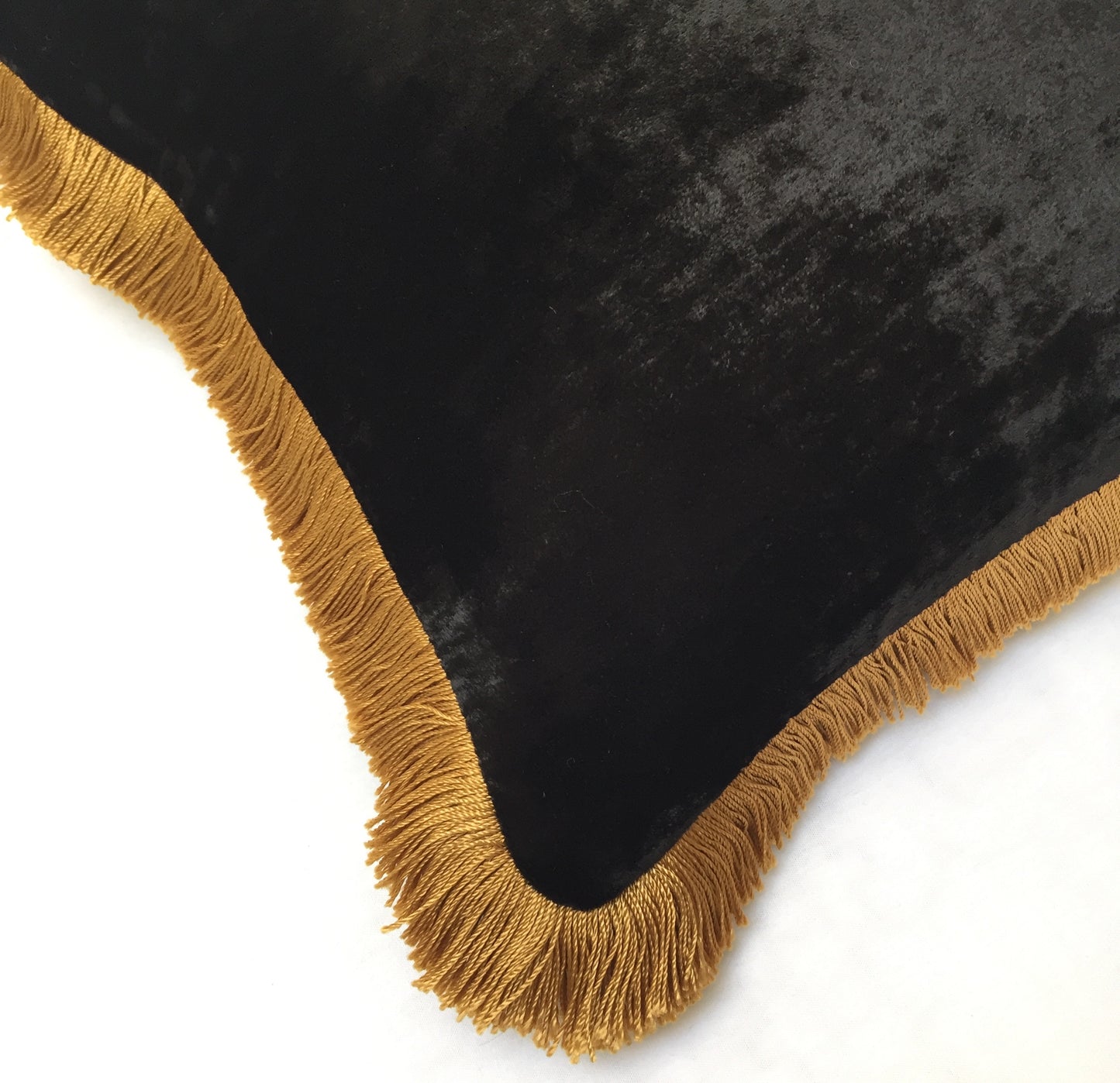 Anke Drechsel Kissen PLAIN Gold Franzen Schwarz Seiden Samt