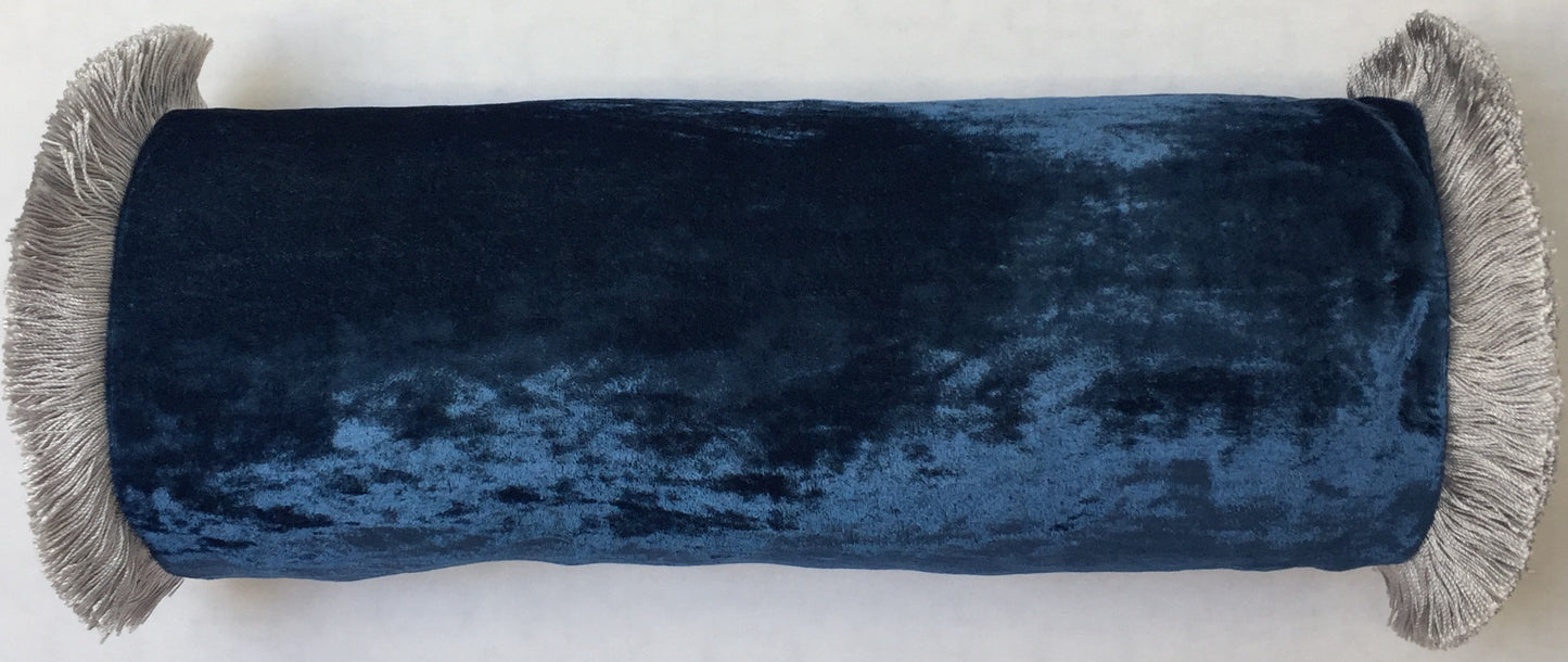 Anke Drechsel Rollkissen PLAIN Silber Franzen Seiden Samt Cobalt Blau