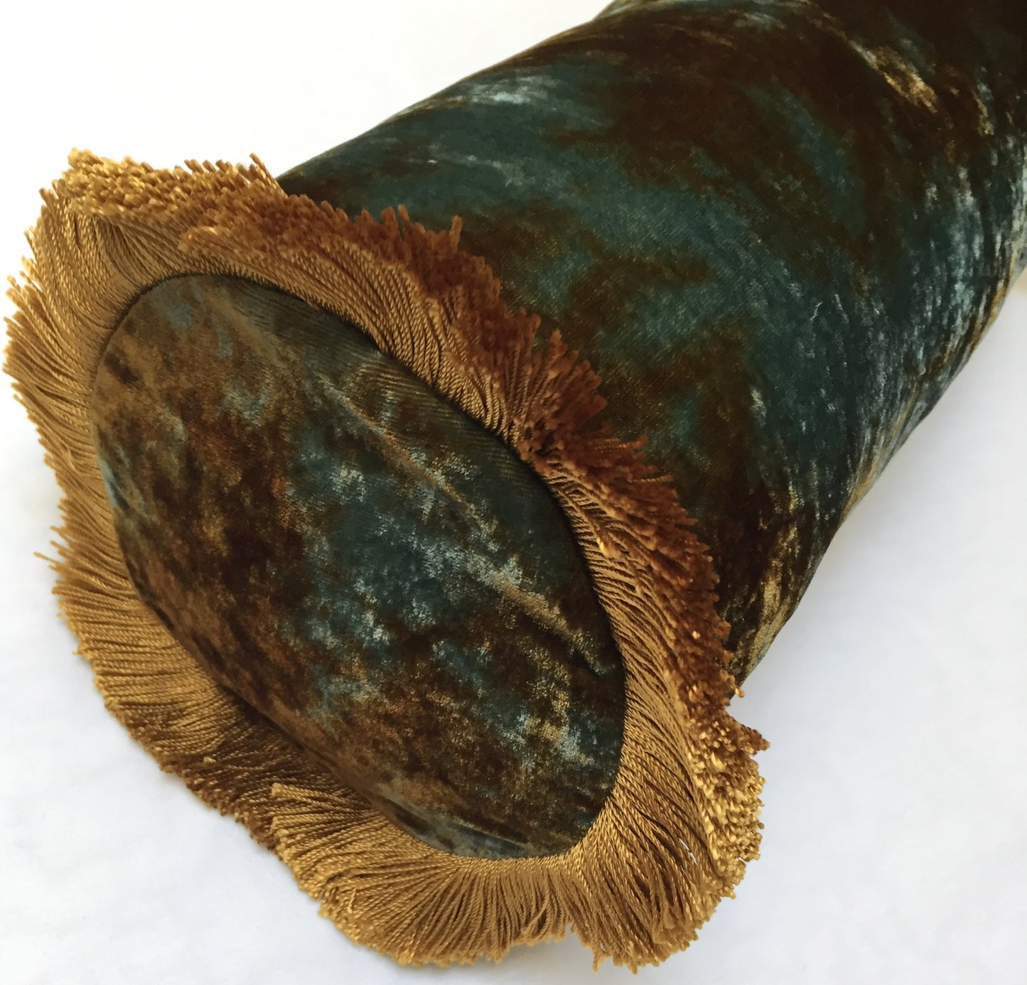 Anke Drechsel Bolster PLAIN Gold Franzen Shaded Lake Seiden Samt BlauGrün Rollkissen