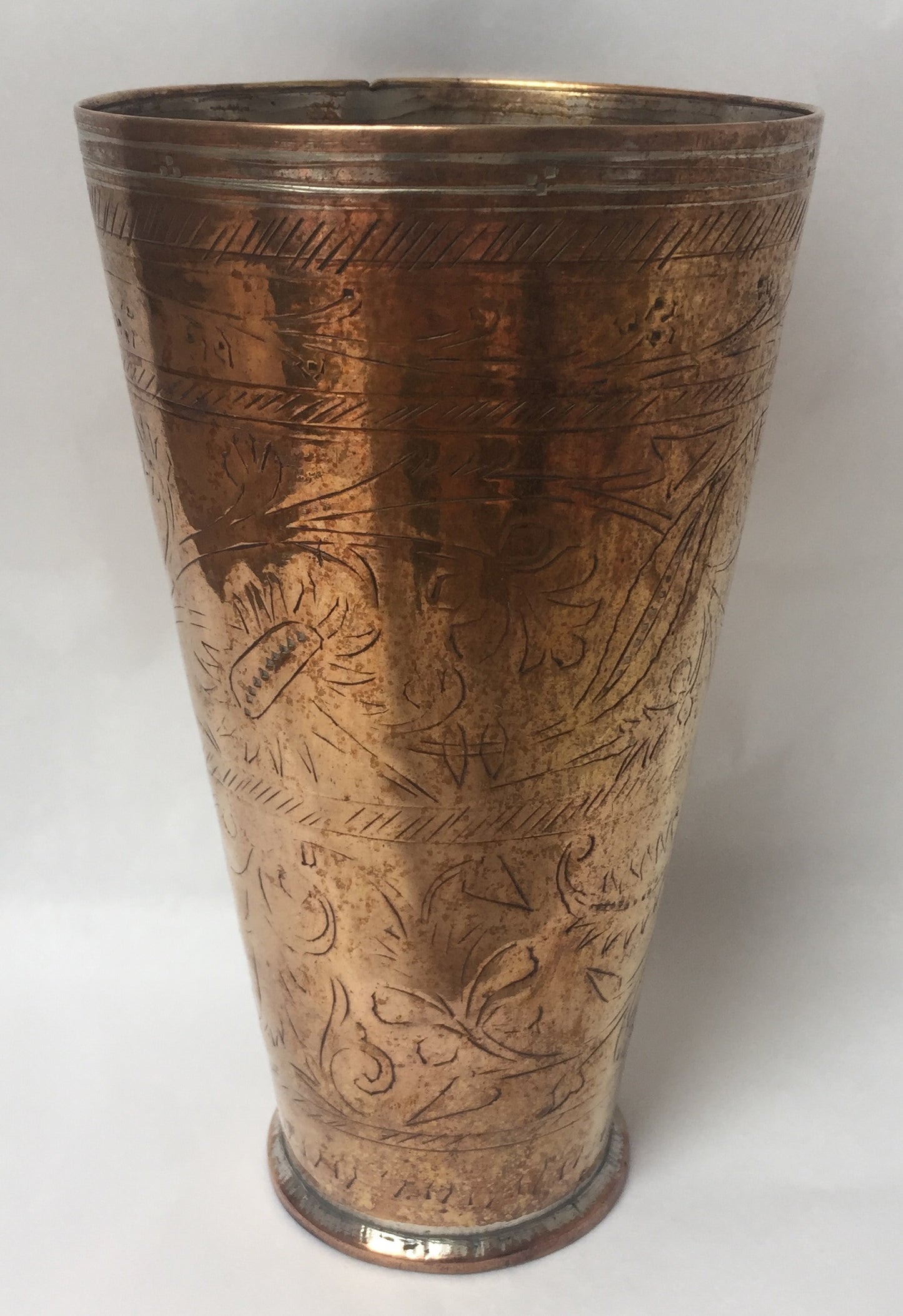 Antik Messing Becher Vase Wasserbecher Stiftbecher Gold Gravur Handarbeit