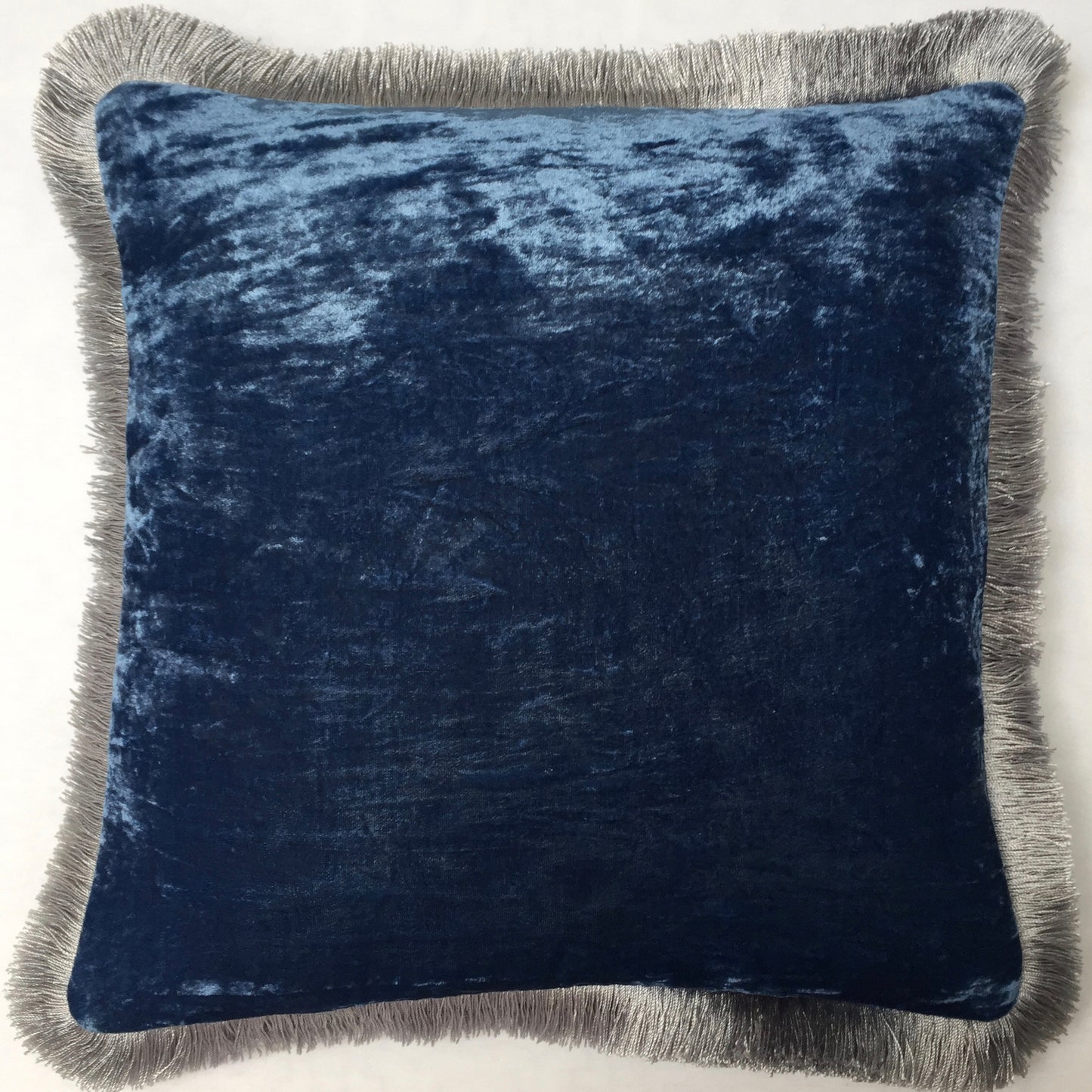 Anke Drechsel Kissen PLAIN Silber Franzen Seiden Samt Cobalt Blau