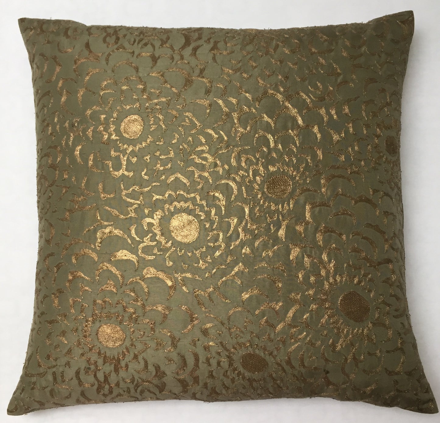 Anke Drechsel Kissen Haute Couture Metallic Green Bestickt Seide Grün Gold