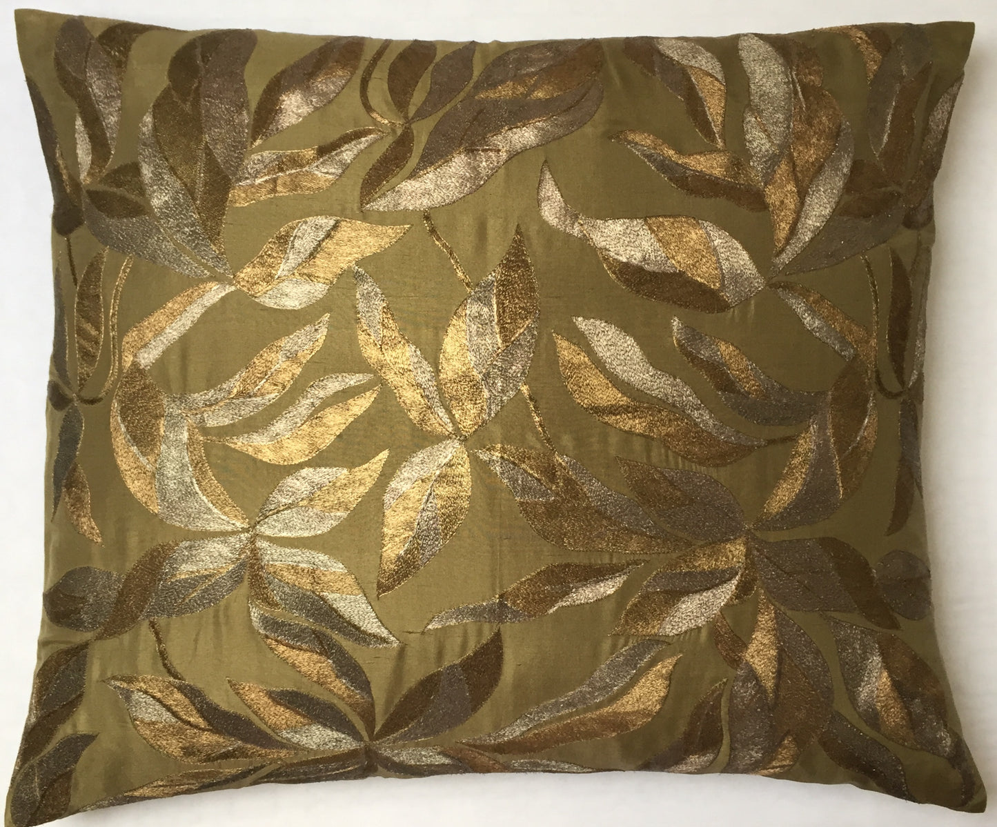 Anke Drechsel Kissen Haute Couture Olive Green Metallic Bestickt Grün