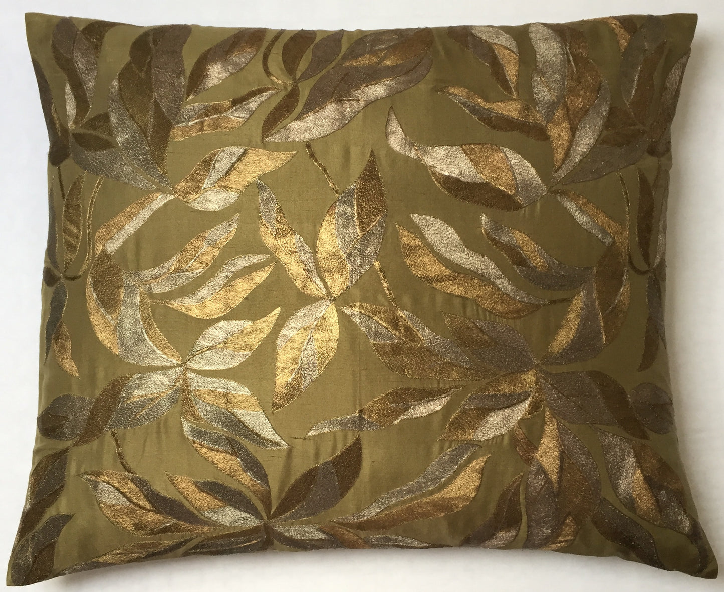 Anke Drechsel Kissen Haute Couture Olive Green Metallic Bestickt Grün