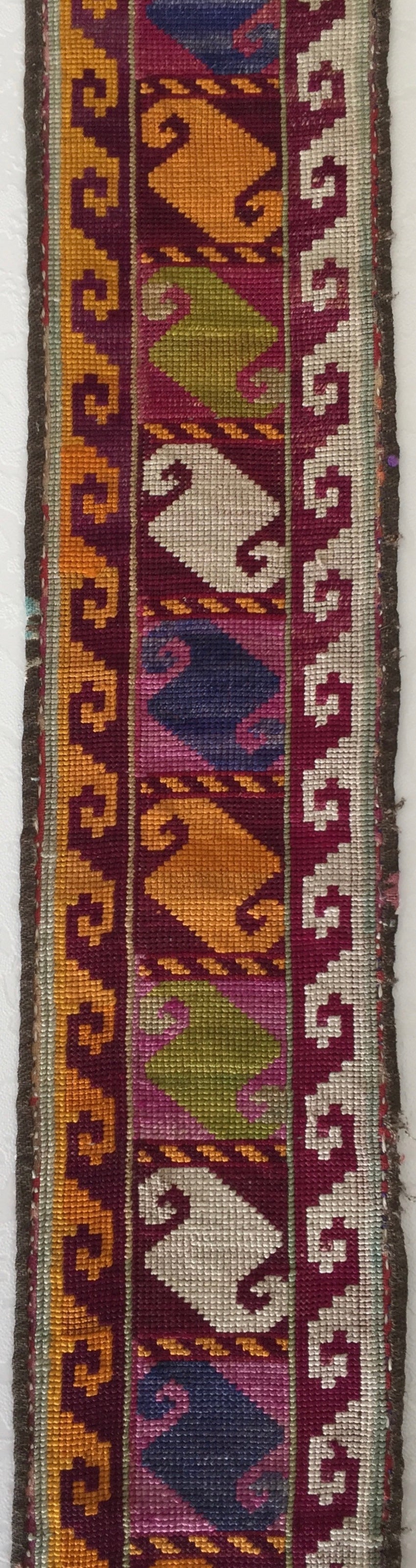 Antike Band Uzbek Suzani Embroidery Stickerei Seide auf Baumwolle Rot Mehrfarbig