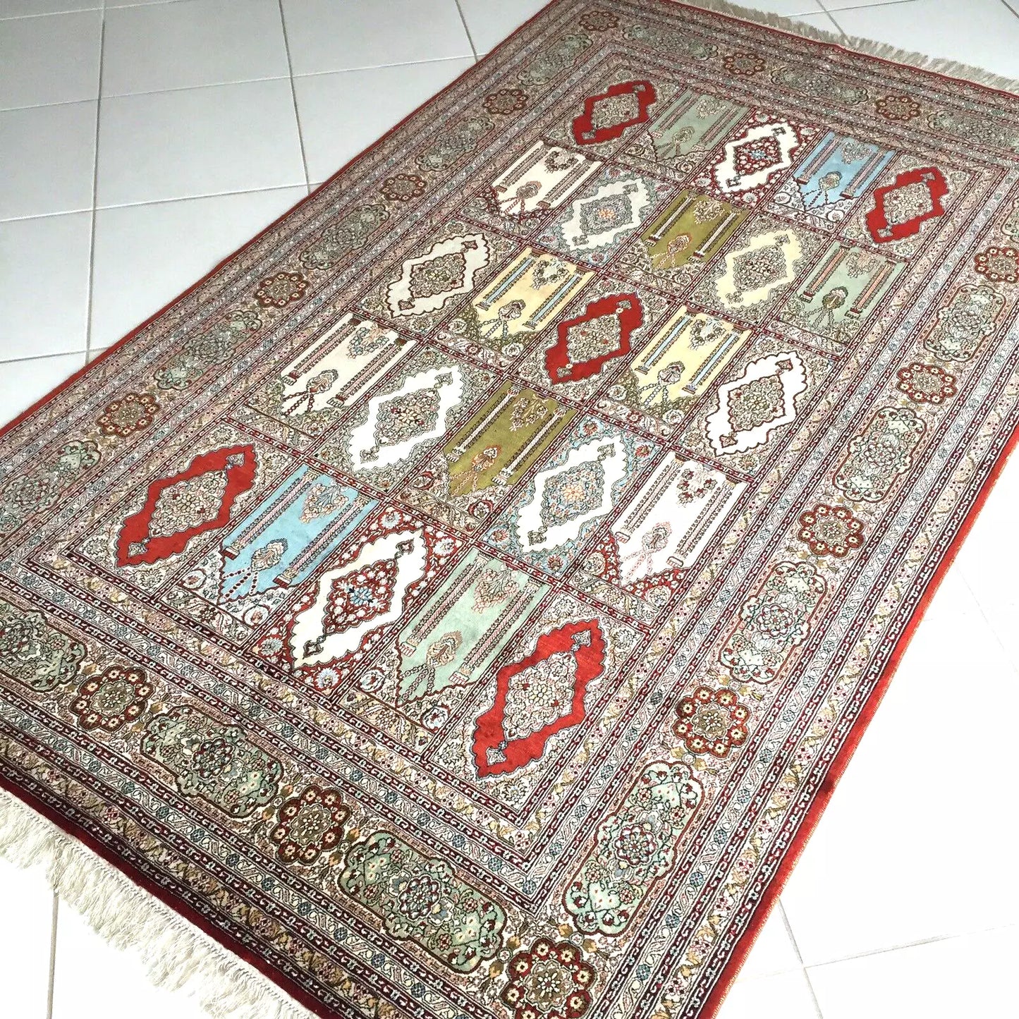 Exquisite Hand-Knotted China Natural Silk Carpet