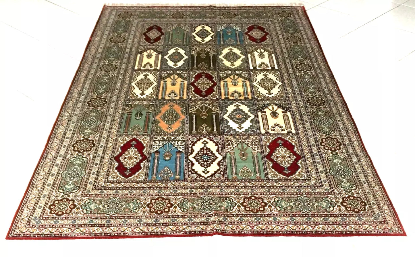 Exquisite Hand-Knotted China Natural Silk Carpet